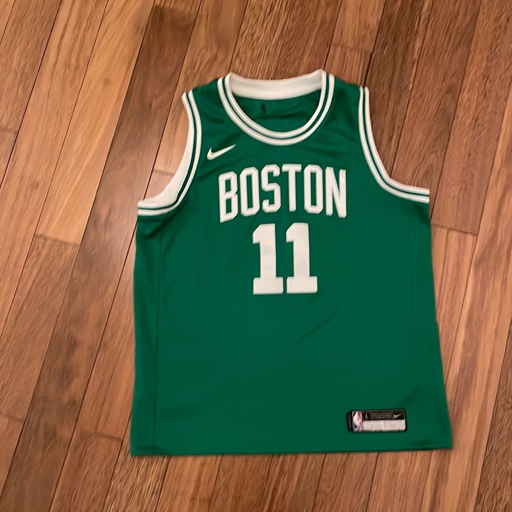 Nike NBA Kids size L Boston Celtics “ Irving #11